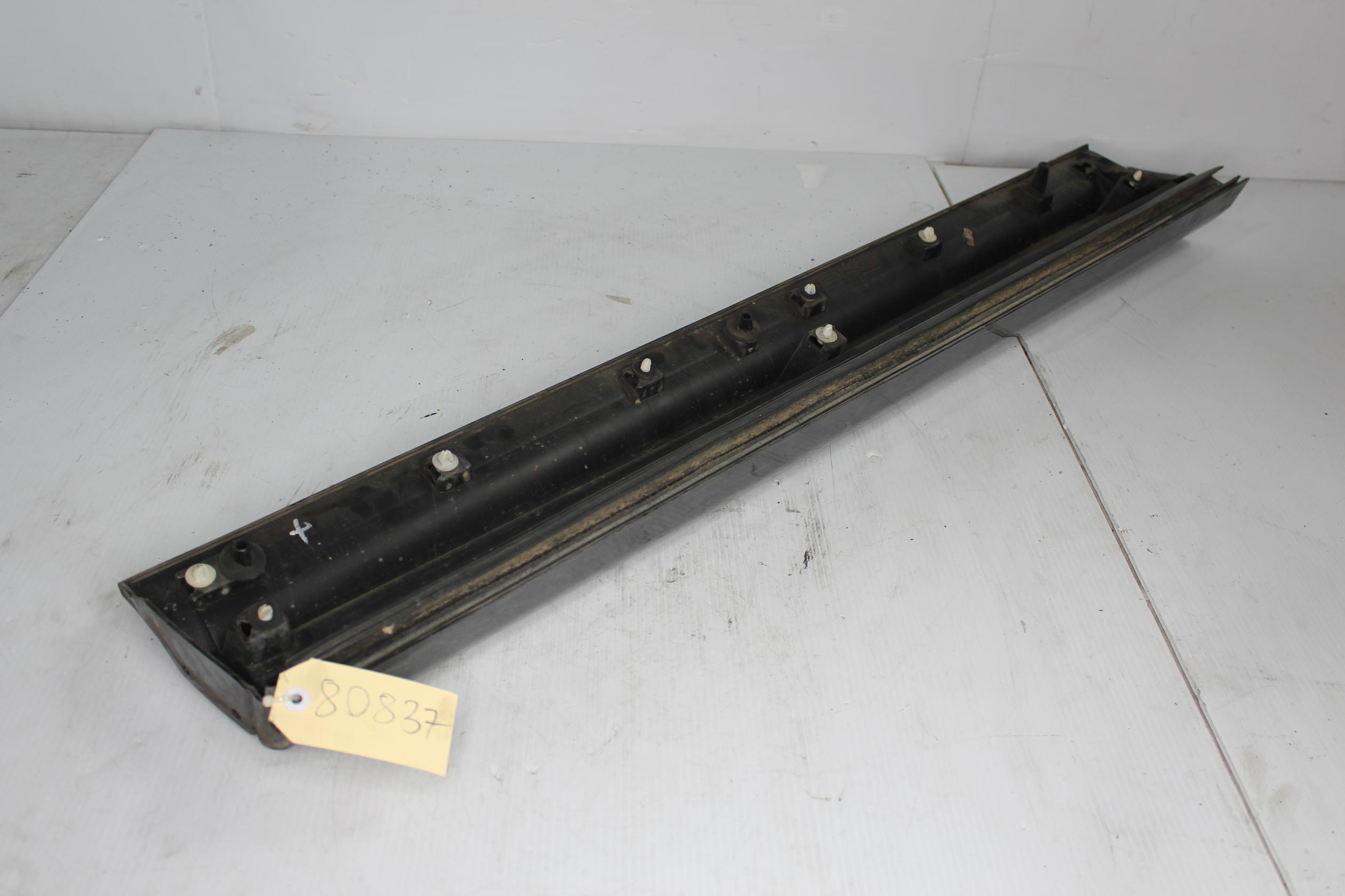 Range Rover Sport SVR L494 Front Right Door Mould Trim LR062228 - Image 6