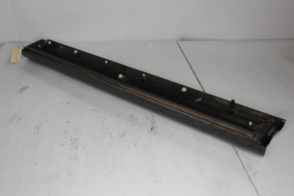 Range Rover Sport SVR L494 Front Right Door Mould Trim LR062228