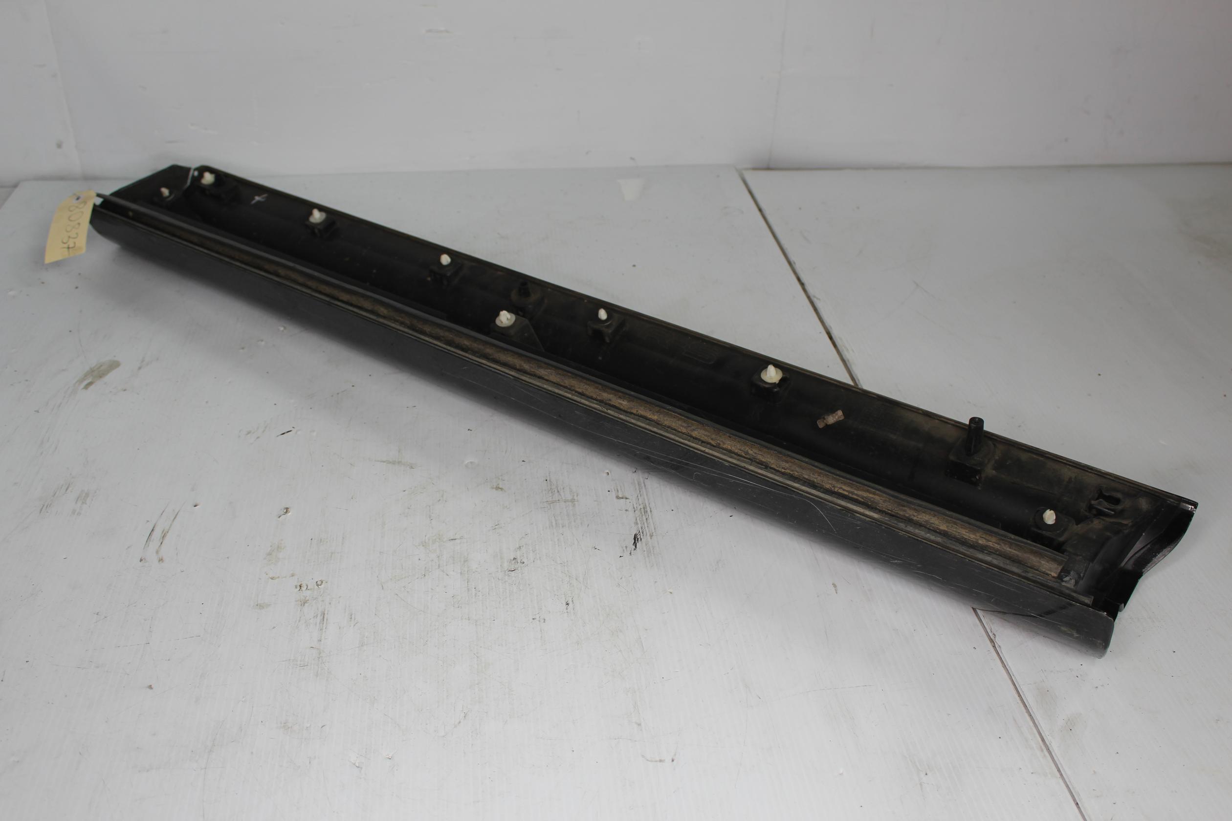 Range Rover Sport SVR L494 Front Right Door Mould Trim LR062228 - Image 7