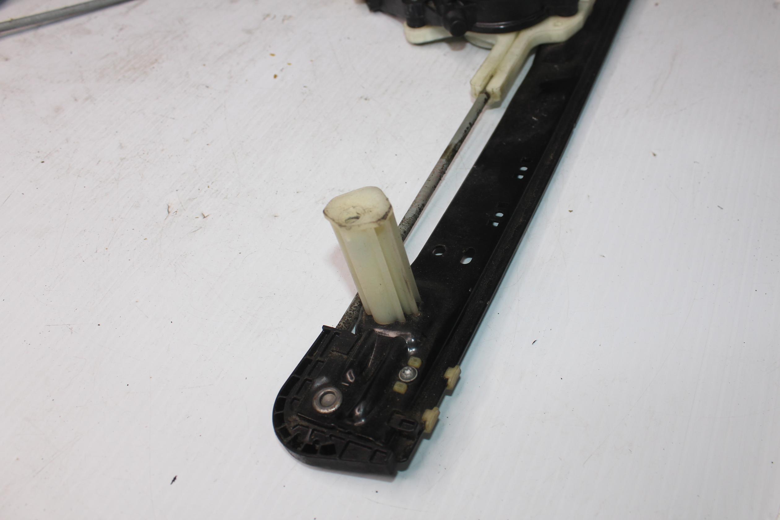 Land Rover L494 Sport Front Left Window Regulator Lifter LR077816, LR153952 - Image 2