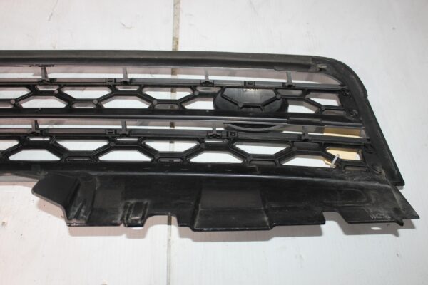 Land Rover L550 Discovery Sport Front Grille LR066143, LR097951