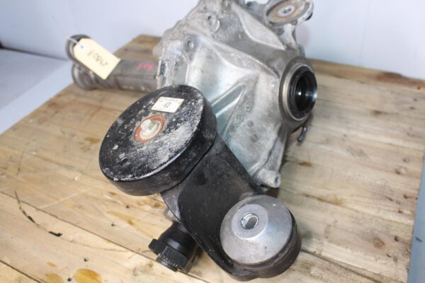 Range Rover Sport L494 3.0L Front Differential 3.21 RATIO LR069898, LR066511