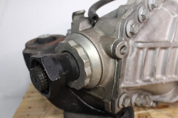 Range Rover Sport L494 3.0L Front Differential 3.21 RATIO LR069898, LR066511