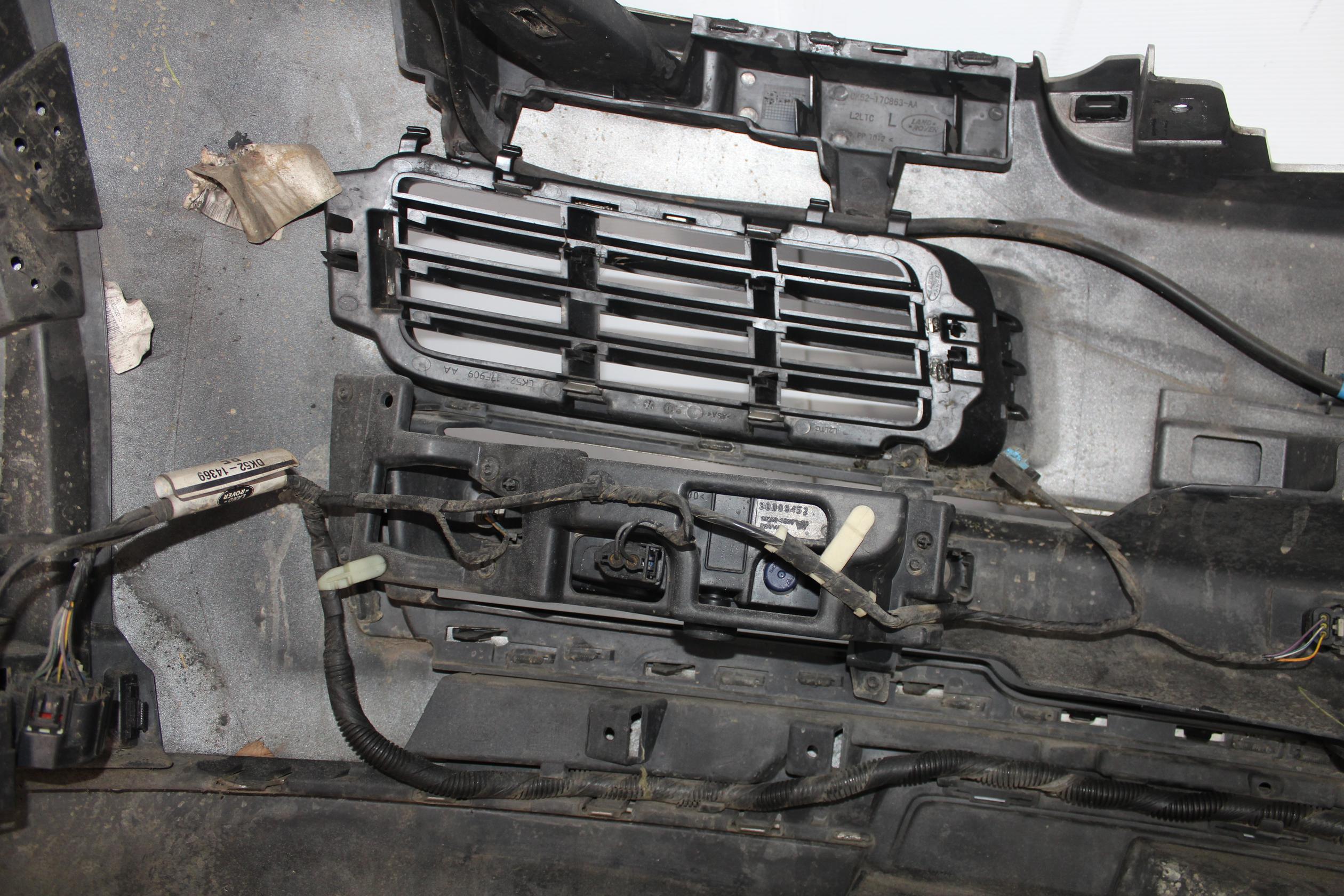 Range Rover L405 Vogue Front Bumper Bar Complete LR064628 - Image 14
