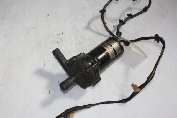 Range Rover Sport L494 V8SC Aux Auxiliary Coolant Pump PEB500010, CPLA8K232AD