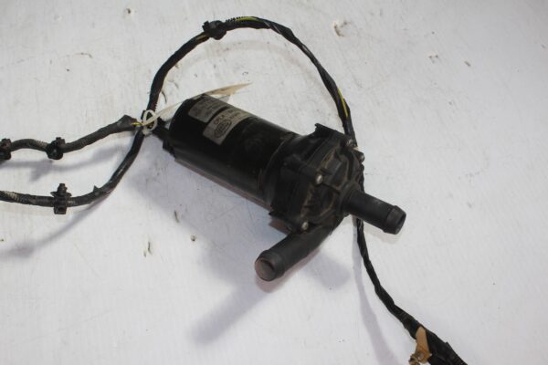 Range Rover Sport L494 V8SC Aux Auxiliary Coolant Pump PEB500010, CPLA8K232AD