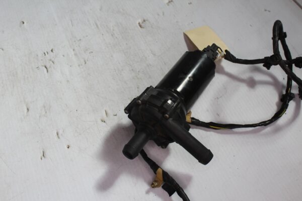 Range Rover Sport L494 V8SC Aux Auxiliary Coolant Pump PEB500010, CPLA8K232AD