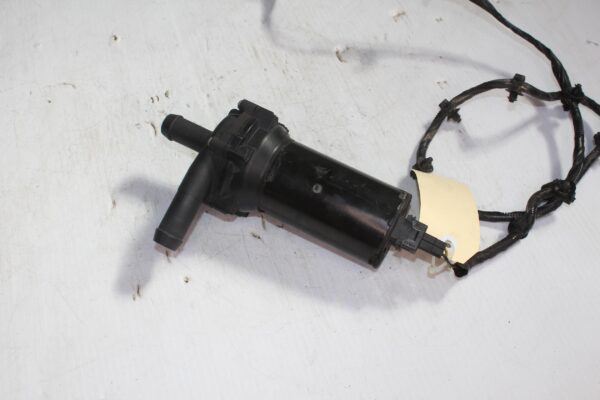 Range Rover Sport L494 V8SC Aux Auxiliary Coolant Pump PEB500010, CPLA8K232AD
