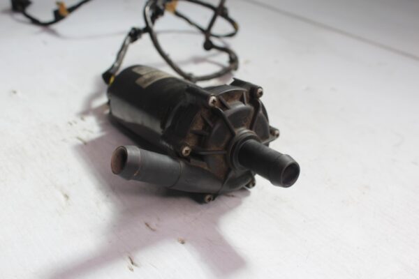 Range Rover Sport L494 V8SC Aux Auxiliary Coolant Pump PEB500010, CPLA8K232AD