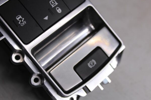 Land Rover Discovery 5 L462 Terrain Chassis Control Switch LR113133