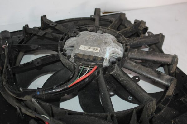 Range Rover Sport L494 3.0L Radiator Fan Assembly LR084439