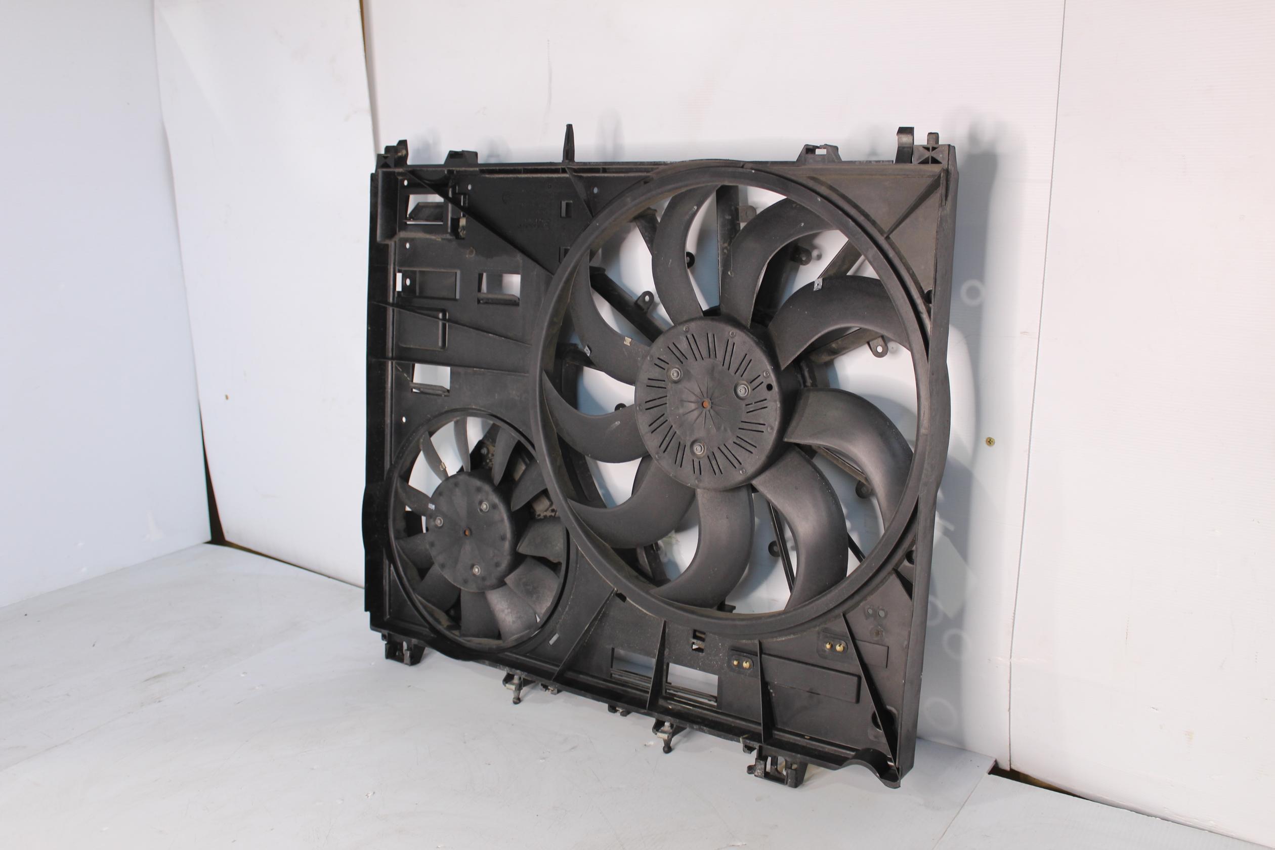 Range Rover Sport L494 3.0L Radiator Fan Assembly LR084439 - Image 14