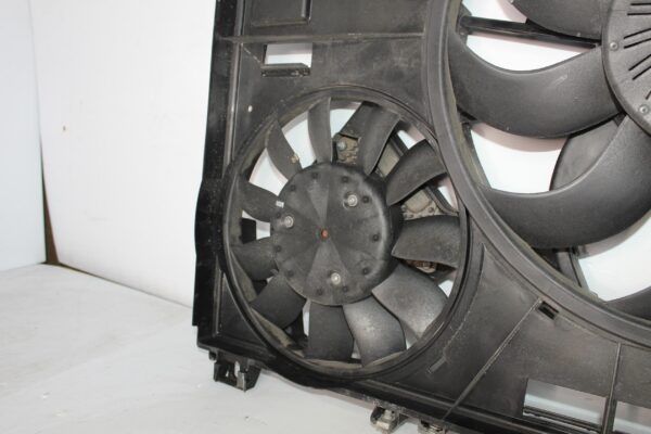 Range Rover Sport L494 3.0L Radiator Fan Assembly LR084439