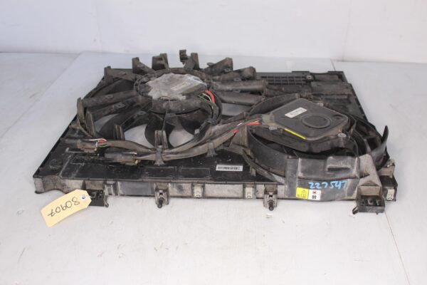 Range Rover Sport L494 3.0L Radiator Fan Assembly LR084439