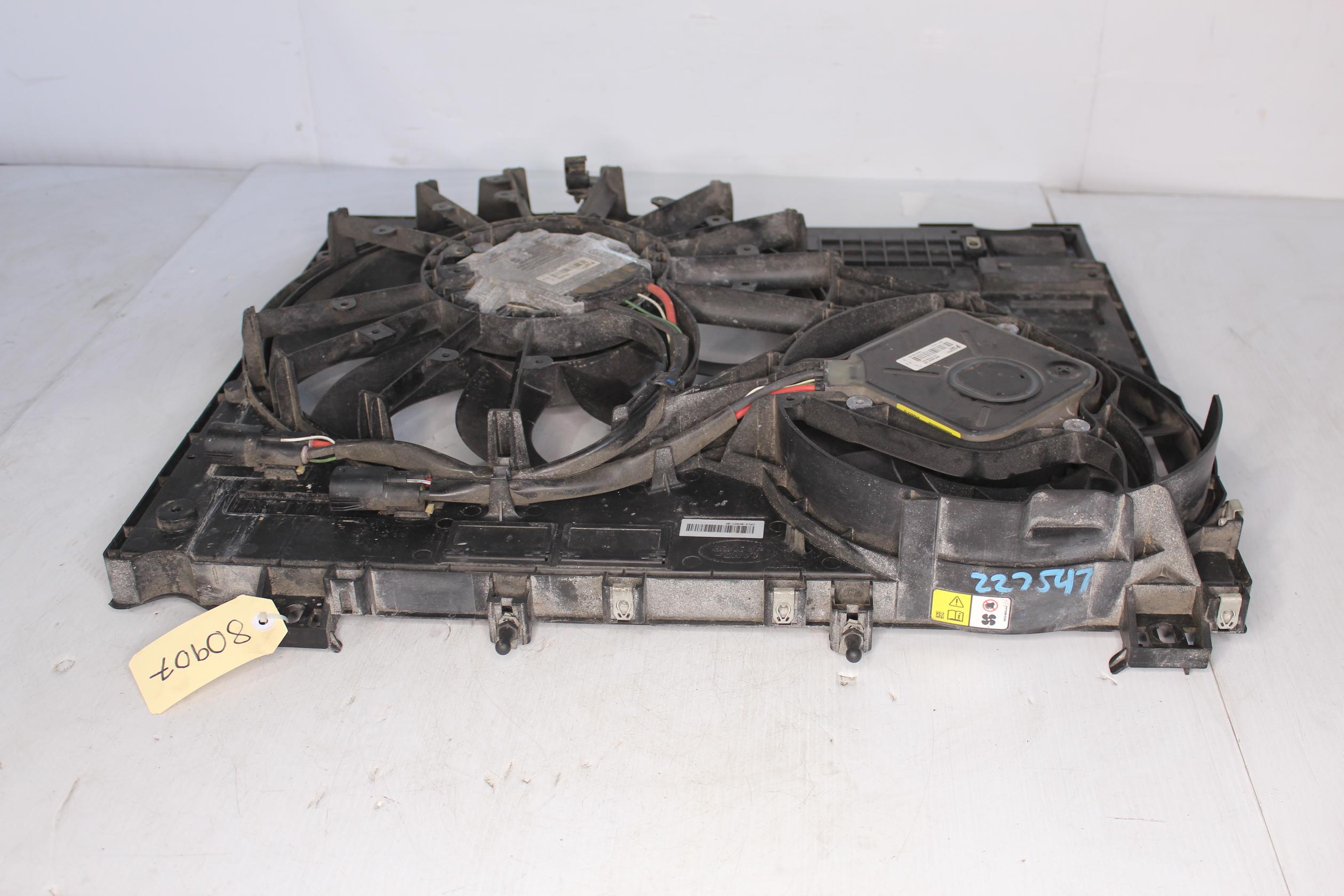 Range Rover Sport L494 3.0L Radiator Fan Assembly LR084439 - Image 6