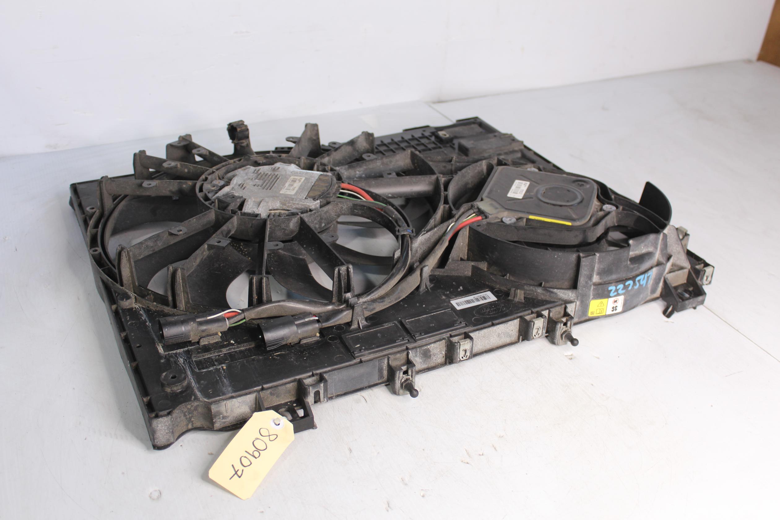 Range Rover Sport L494 3.0L Radiator Fan Assembly LR084439 - Image 8