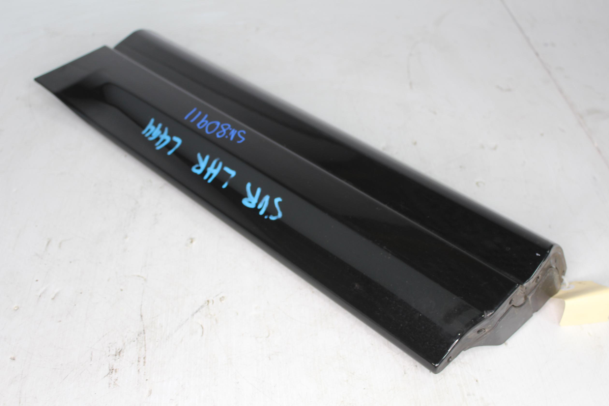 Range Rover Sport SVR L494 Left Rear Door Lower Mould Trim LR062232, FK6M274A49A - Image 3