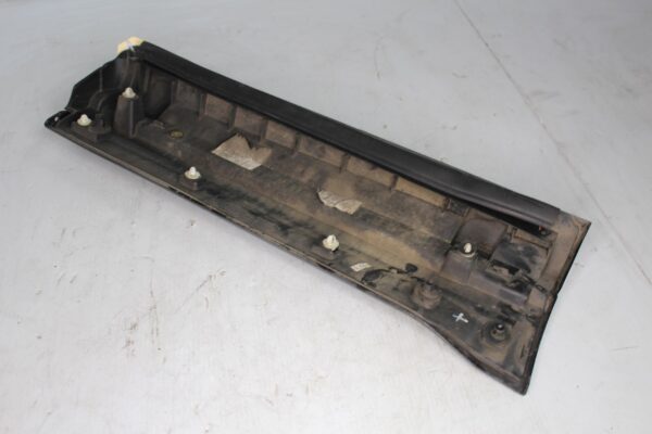 Range Rover Sport SVR L494 Left Rear Door Lower Mould Trim LR062232, FK6M274A49A
