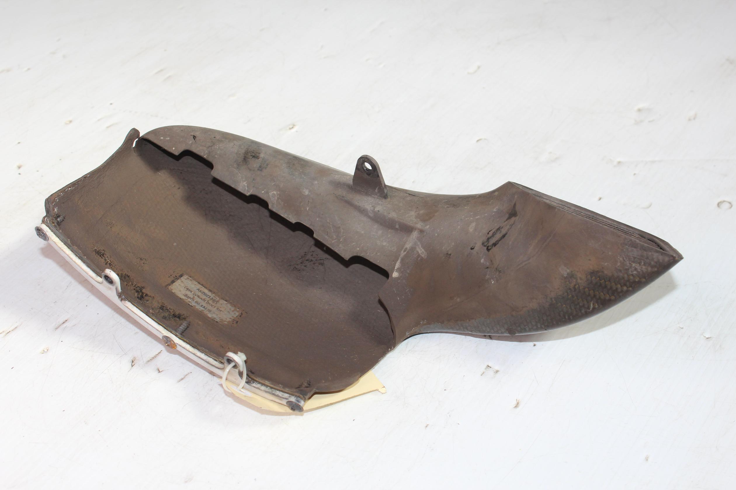 Range Rover Sport SVR L494 GENUINE Carbon Fibre Right RH Brake Duct LR067877 - Image 9