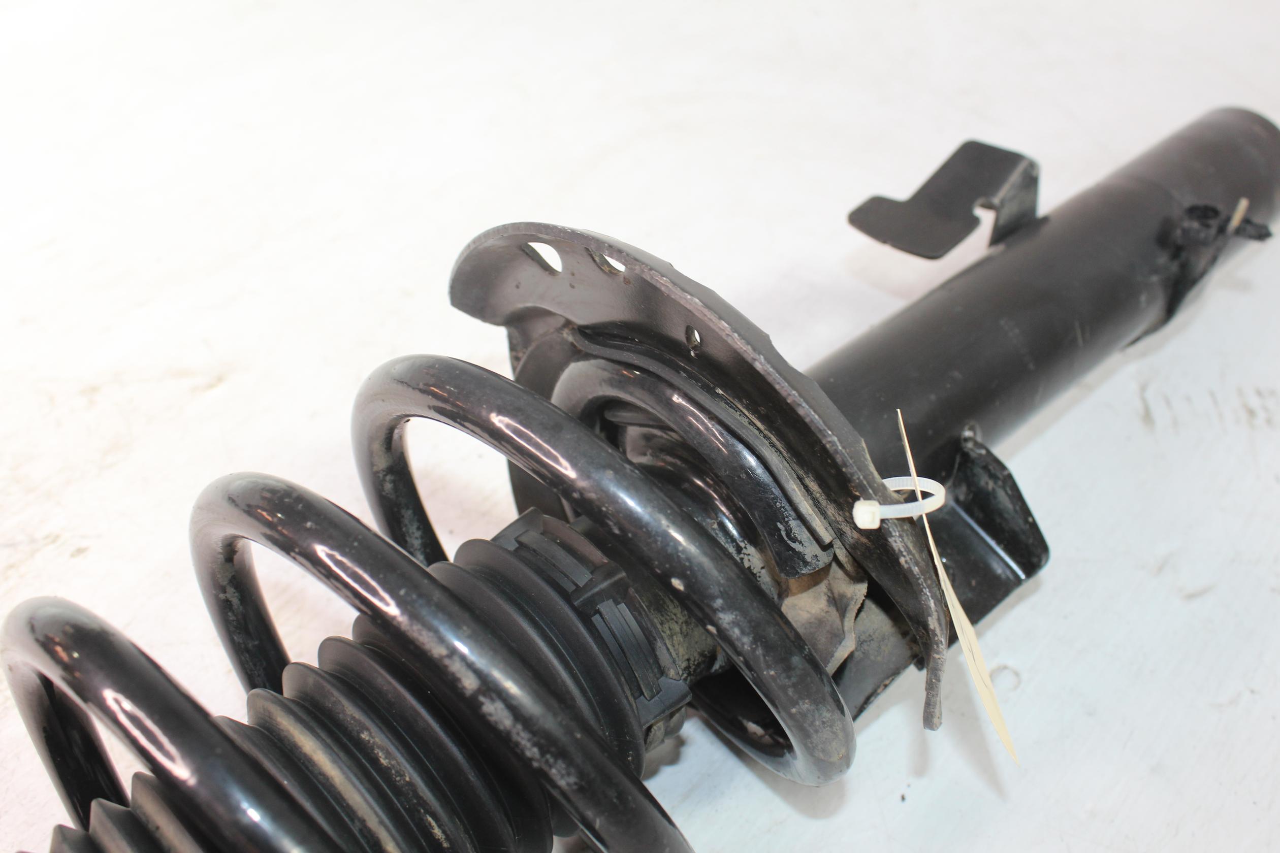 Land Rover L550 Discovery Sport RH Front Right Shock Absorber LR116116, LR116119 - Image 9