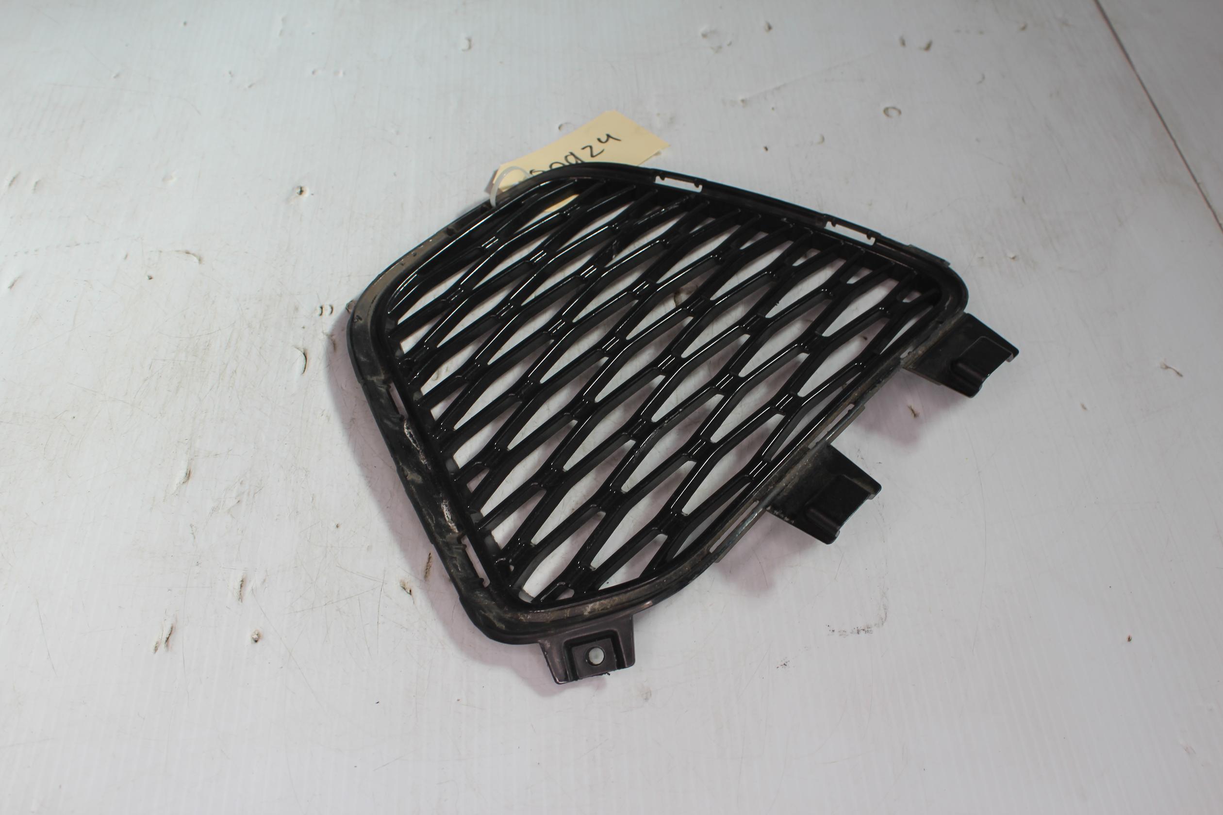Range Rover Sport SVR L494 Front Right Bumper Grille LR060338, FK6M17K946AA - Image 3